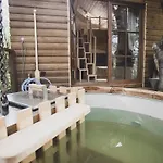 Romantic Woodland Chalet Famenne