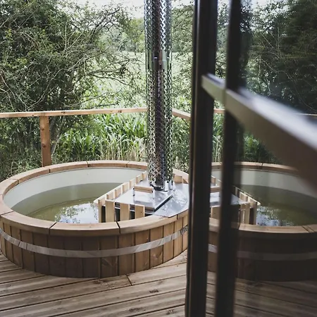 Romantic Woodland Chalet Famenne