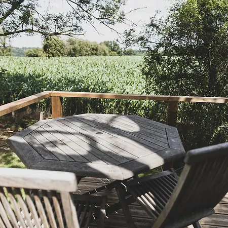 Romantic Woodland Chalet Famenne